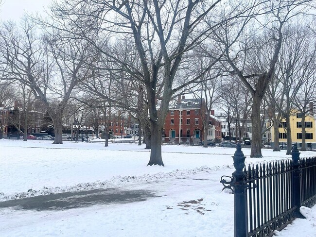 Building Photo - 12 Briggs St