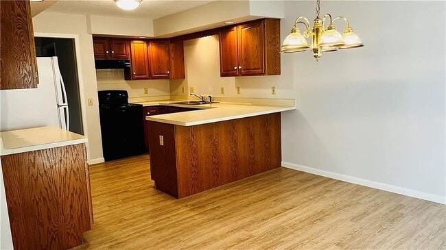 Building Photo - 441 Ayrault Rd