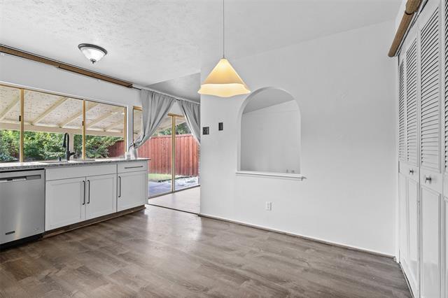 Building Photo - 1440 Harvest Glen Dr