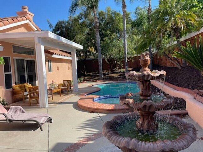 Building Photo - Corona- Single Story pool home