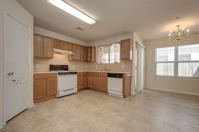 Building Photo - 3619 Apple Dale Dr