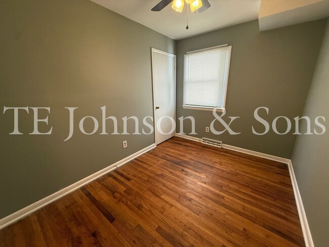 Building Photo - Charming 4 Bedroom in Winston Salem