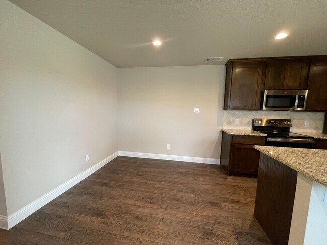 Building Photo - 8113-8115 Tanner