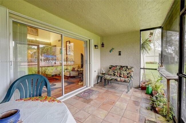 Building Photo - 662 Woodgate Ln