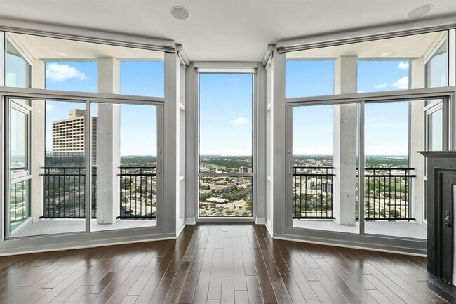 Building Photo - 500 Throckmornton-8524