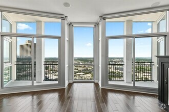 Building Photo - 500 Throckmornton-722