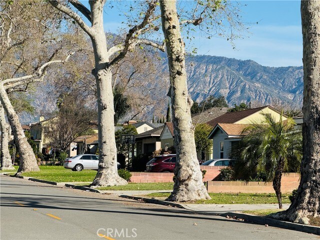 Building Photo - 5717 Alessandro Ave