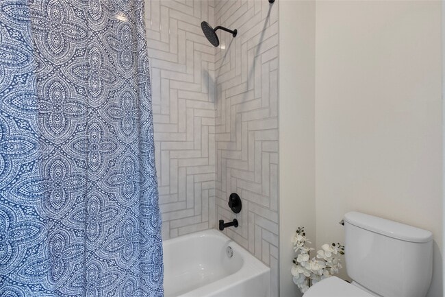 Building Photo - 5506 Oakmont Villas Dr