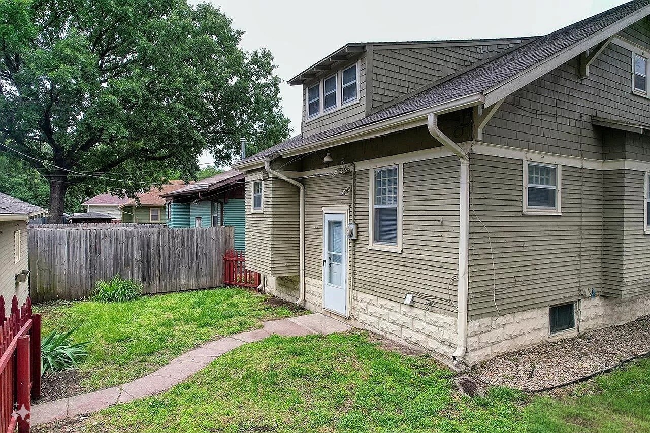 Building Photo - 3265 Q St