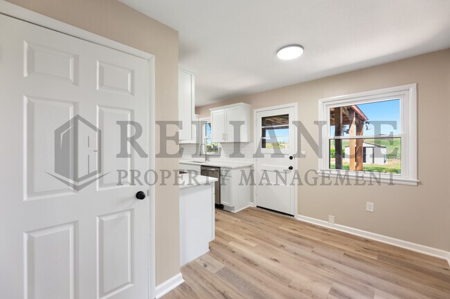 Building Photo - 416 Alexander Dr