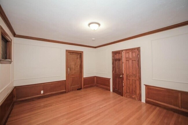 Building Photo - 35 Greycliff Rd