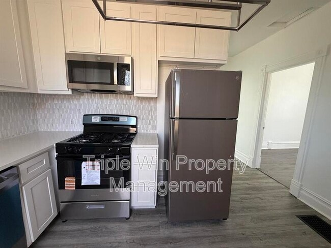 Building Photo - 123 W Thornton Ave