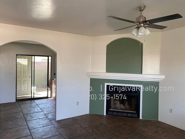 Building Photo - 2645 N Edith Blvd