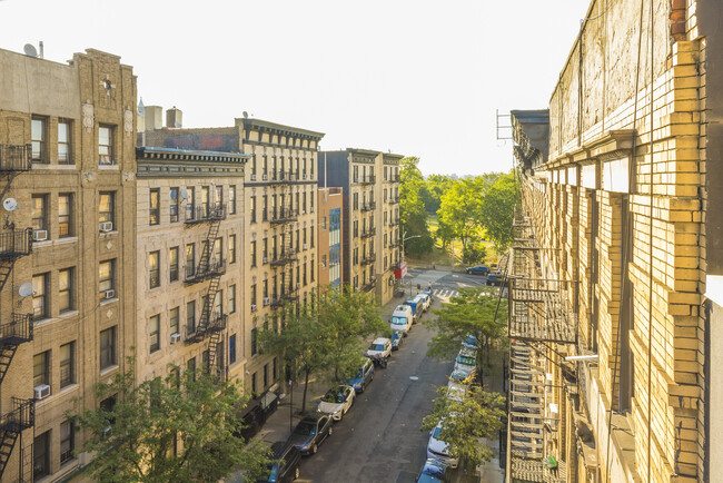 Building Photo - 109 Audubon Ave