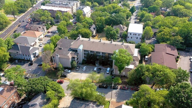 Building Photo - 303 Rose Hall