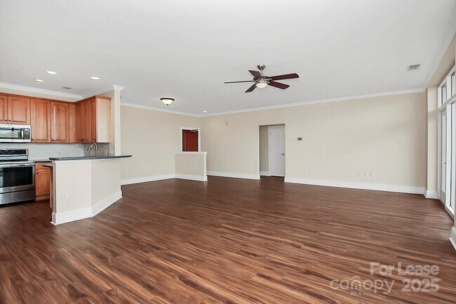 Building Photo - 400 N Church St