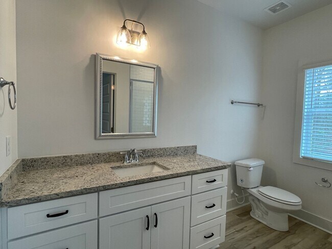 Building Photo - 2BR TWIN HOME IN OPELIKA