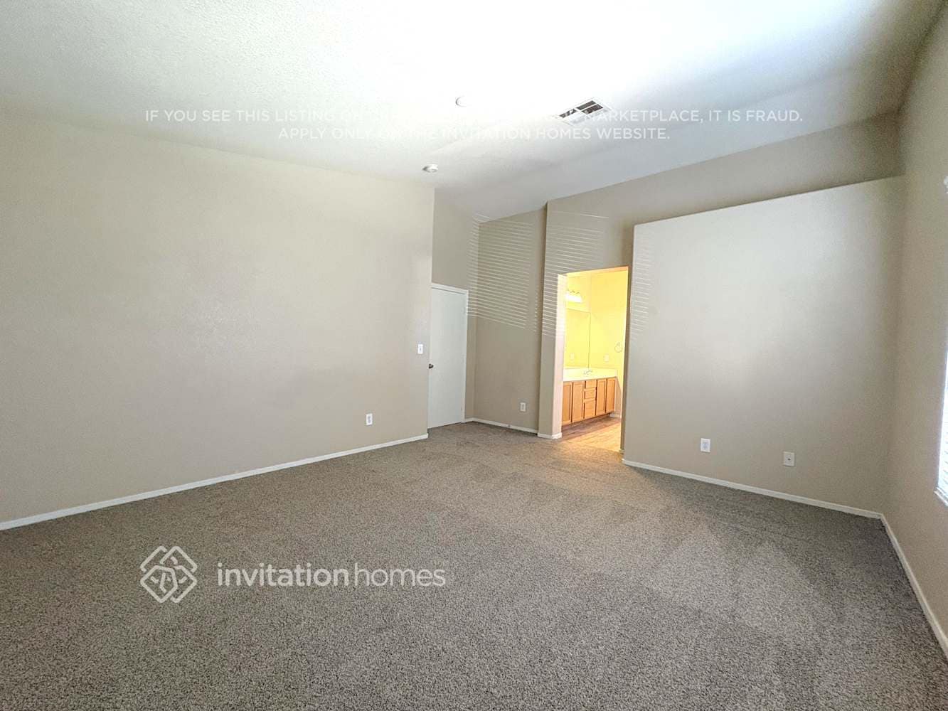 Building Photo - 6040 Soft Springs St