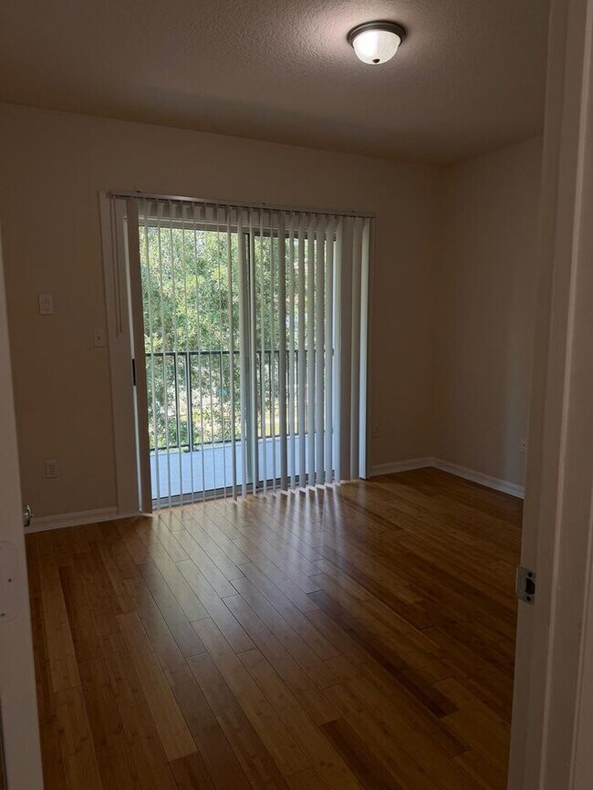 Building Photo - Beautifully Updated 3-Bedroom Townhouse in Kissimmee – Gated Community with Pool