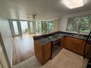 Building Photo - L147