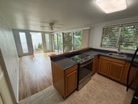 Building Photo - L147