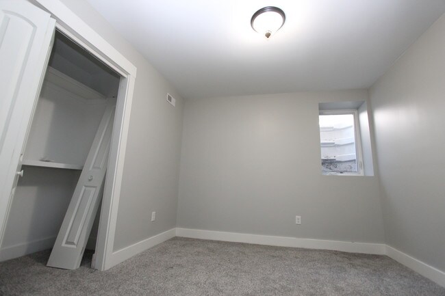 Building Photo - 225 Garfield Ave SW
