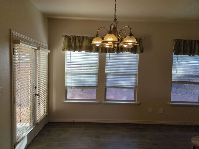 Building Photo - 2572 S 500 W