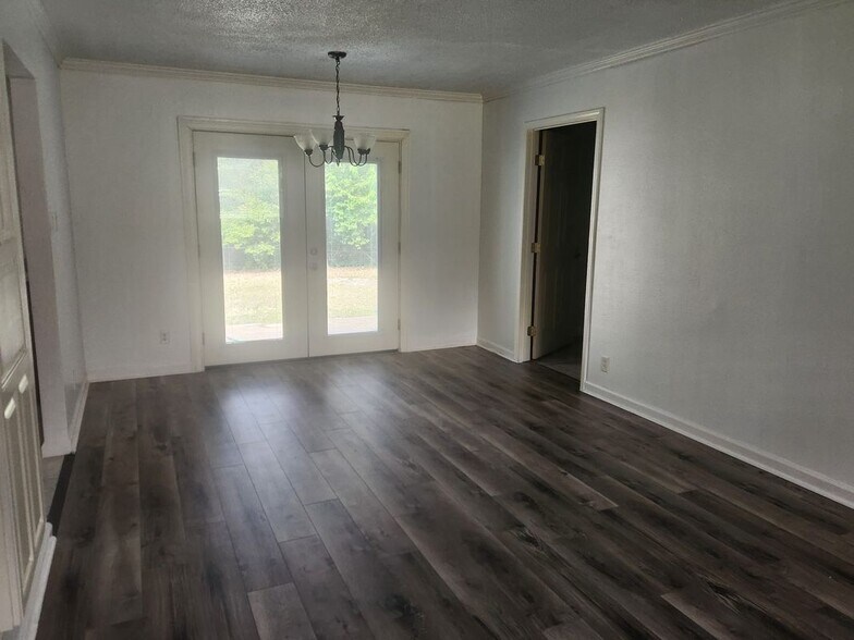 Building Photo - 4156 Palmdale Dr