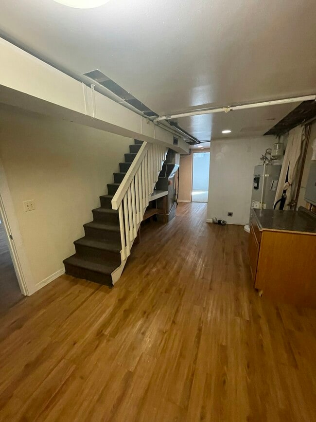 Building Photo - 624 2nd St