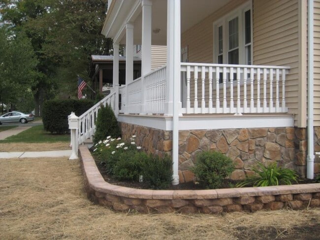 Building Photo - 54 Baker Ave