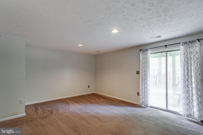 Building Photo - 14493 Four Chimney Dr