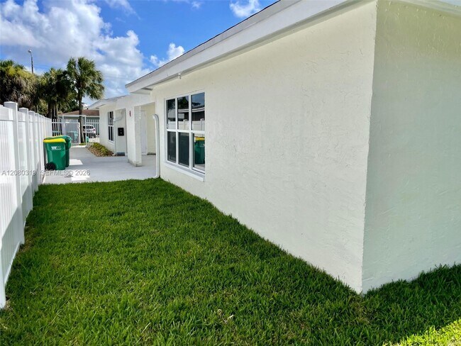 Building Photo - 5711 NW 28th St