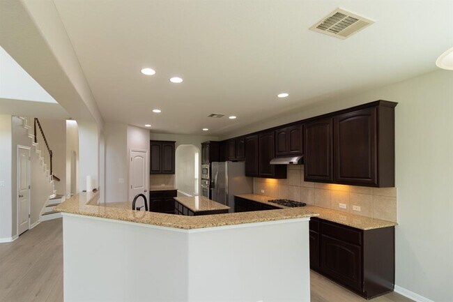 Building Photo - 2102 Monticello Ct