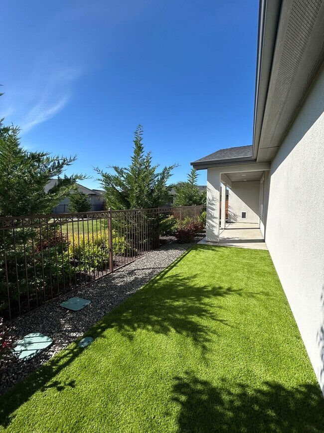 Building Photo - Riverstone: 3 Bedroom 3 Bath, Patio Home, ...