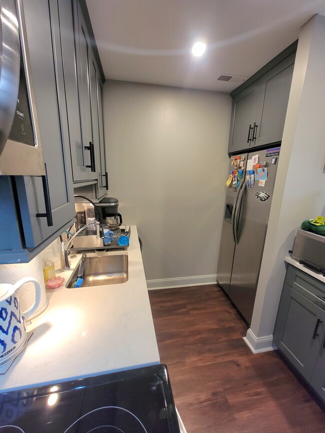 Building Photo - 23 Andrew Pl