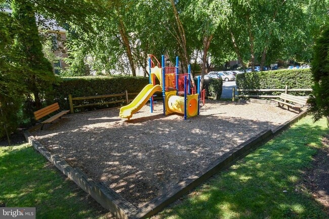 Building Photo - 4846 Cloister Dr
