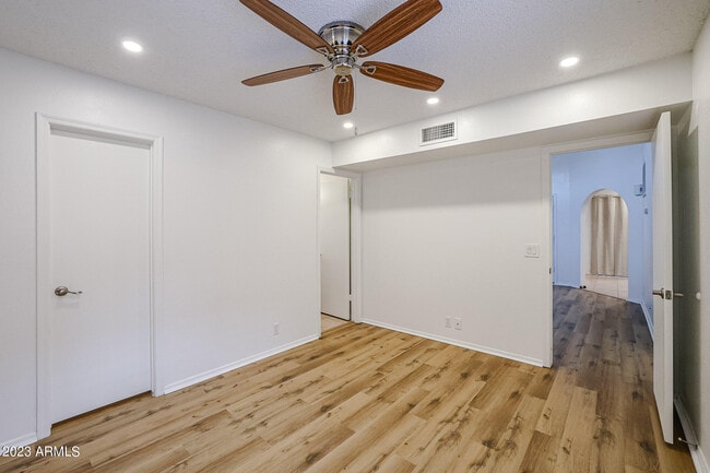 Building Photo - 8940 W Olive Ave