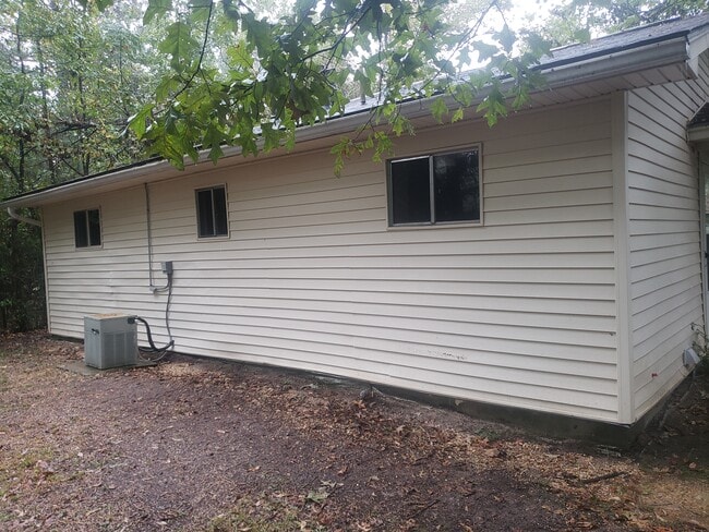 Building Photo - 906 Pierson St