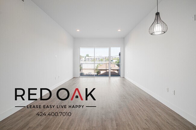 Building Photo - 1331 W 7th St