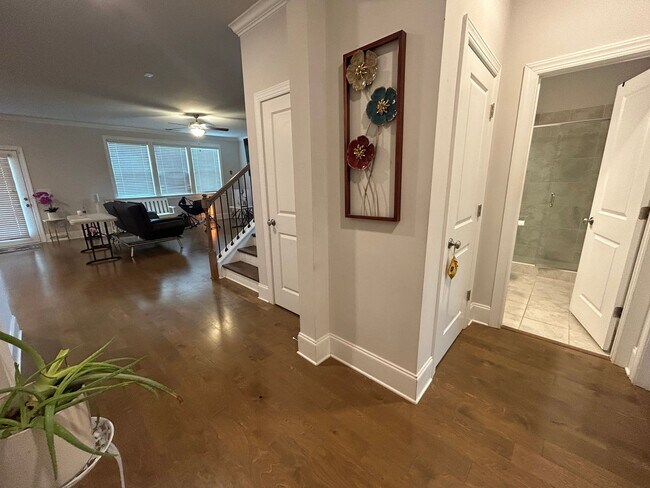 Building Photo - 413 Kinross Ln