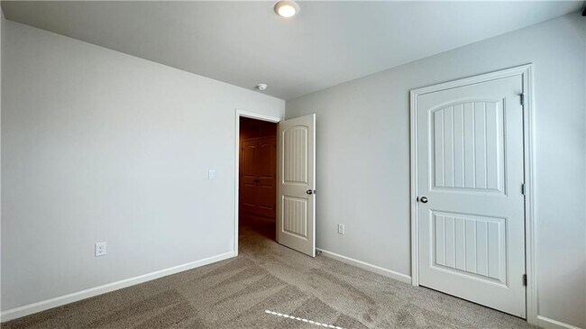 Building Photo - 100 Aspen Ct