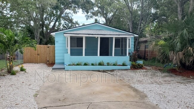 Building Photo - 3 BR/1.5BA | Newly Renovated Single Family Home |  Tropical Landscaping | In St Peterburg!