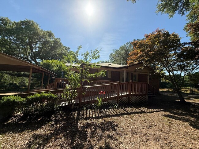 Building Photo - Milton / Pace - 3 bedroom, 2 bathroom