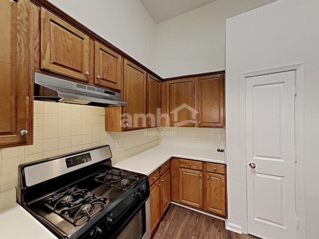 Building Photo - 7142 Big Woods Dr