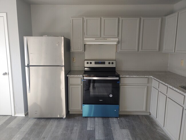 Building Photo - 9226 Chinon