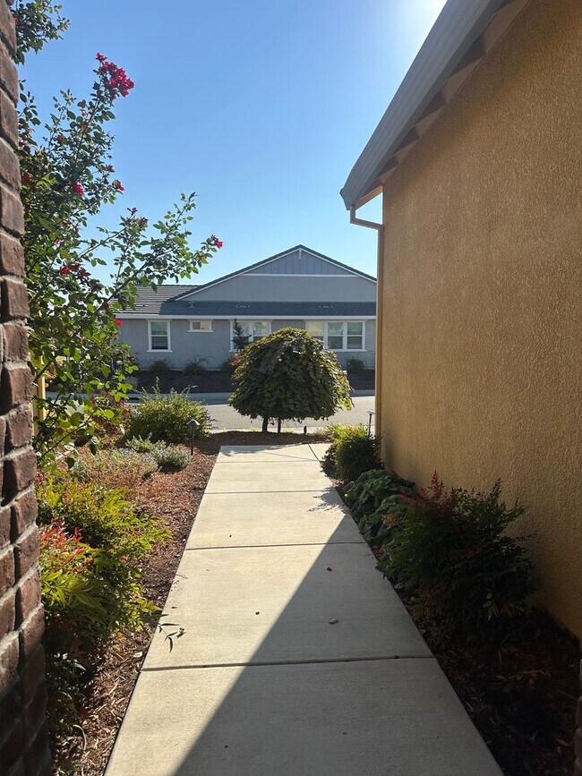 Building Photo - Impressive All Single Story 3 Bedroom, 2.5...