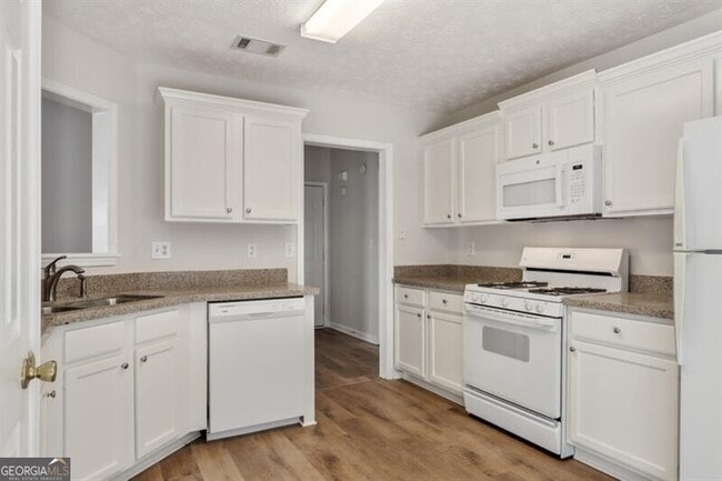 Building Photo - 2295 Winthrope Way Dr