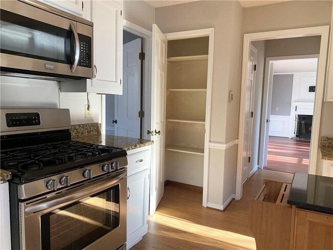 Building Photo - 105 Floss Flower Ct