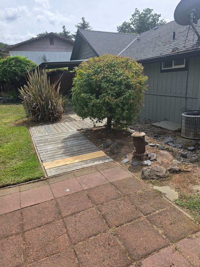 Building Photo - 3 bed 2 bath Family Home for Rent in Grant...