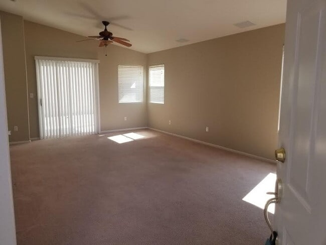 Building Photo - Henderson/Seven Hills - Single Story Gated...
